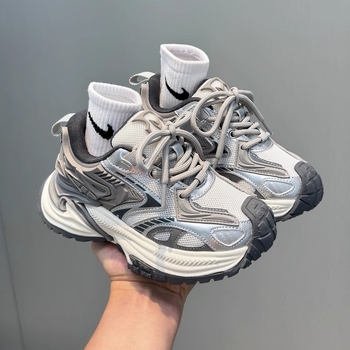 Παιδικά παπούτσια τύπου dad shoes με ασημένιο σχέδιο φιδιού, Velcro και καουτσούκ σόλα