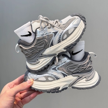 Παιδικά παπούτσια τύπου dad shoes με ασημένιο σχέδιο φιδιού, Velcro και καουτσούκ σόλα