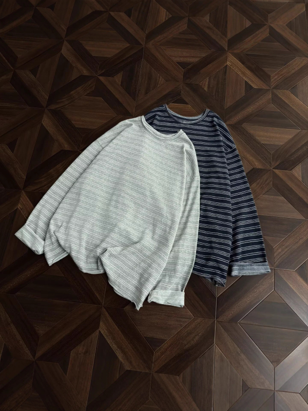 Muška majica s dugim rukavom s prugama, okrugli izrez, američki retro stil, udoban široki kroj, jesen 2025