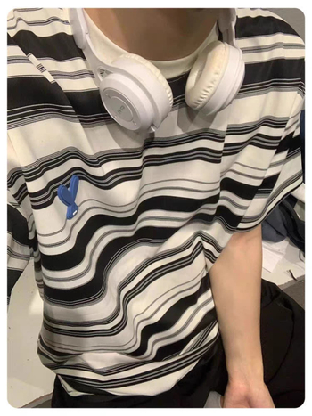 Ανδρική ριγέ κοντομάνικη T-shirt, χαλαρή γραμμή, καλοκαιρινό μοντέλο 2025, στρογγυλός λαιμός, πολυεστερικό μίγμα