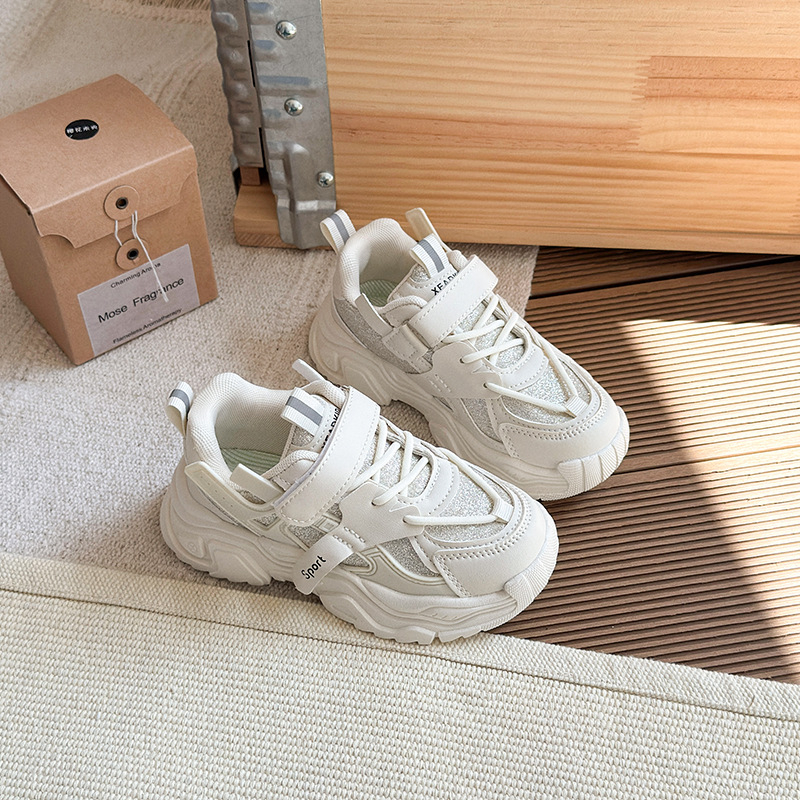 Dječje sportske tenisice s šljokicama, mekani potplat, casual dad sneakers stil, proljeće 2026