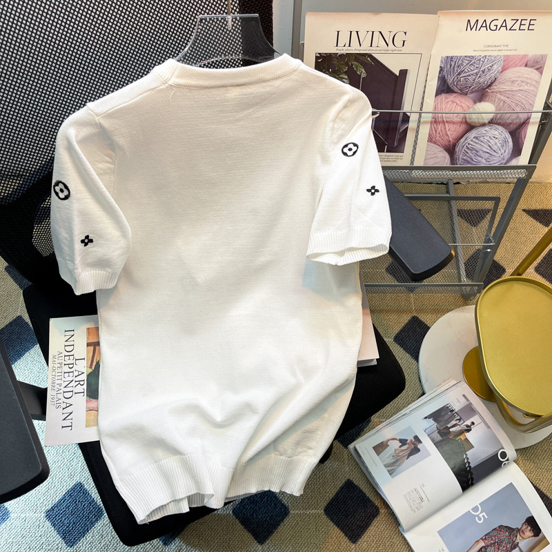 Muška kratka majica s okruglim izrezom, ice silk materijal, vezeni cvjetni točkast uzorak, stil koledža, slim kroj.