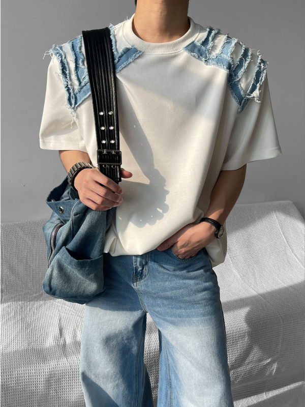 Ανδρικό T-shirt χαλαρής γραμμής με patch από denim στους ώμους, streetwear αμερικορικού στυλ, υψηλής ποιότητας αίσθηση
