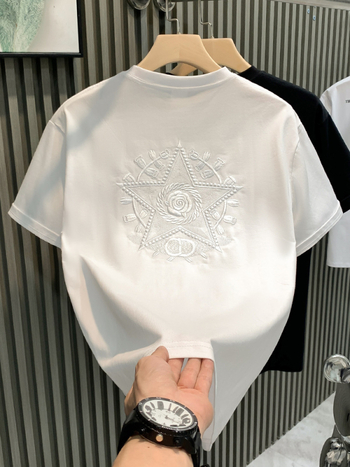 Αντρικό καλοκαιρινό T‑shirt με κέντημα και γεωμετρικό μοτίβο ζακάρ, κοντό μανίκι, στρογγυλή λαιμόκοψη