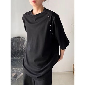 Ανδρικό T-shirt Space Cotton με επενδεδυμένους ώμους, κοντό και μακρύ μανίκι – μοντέρνο streetwear