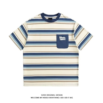 Ανδρικό κοντομάνικο T‑shirt με ρίγες και εκτύπωση γραμμάτων, άνετη γραμμή, σχέδιο με χρωματικά block, 100% βαμβάκι