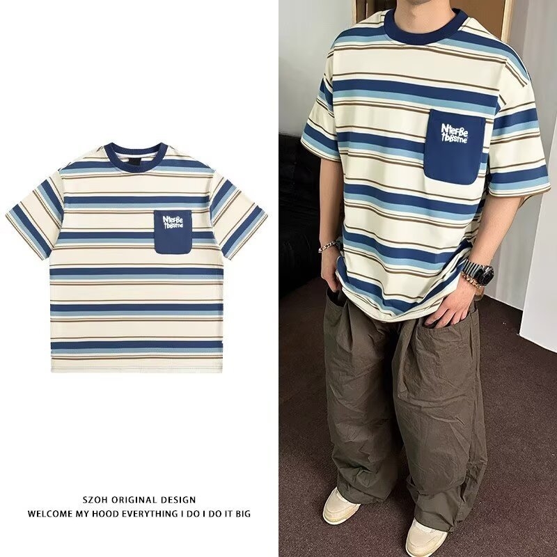 Ανδρικό κοντομάνικο T‑shirt με ρίγες και εκτύπωση γραμμάτων, άνετη γραμμή, σχέδιο με χρωματικά block, 100% βαμβάκι