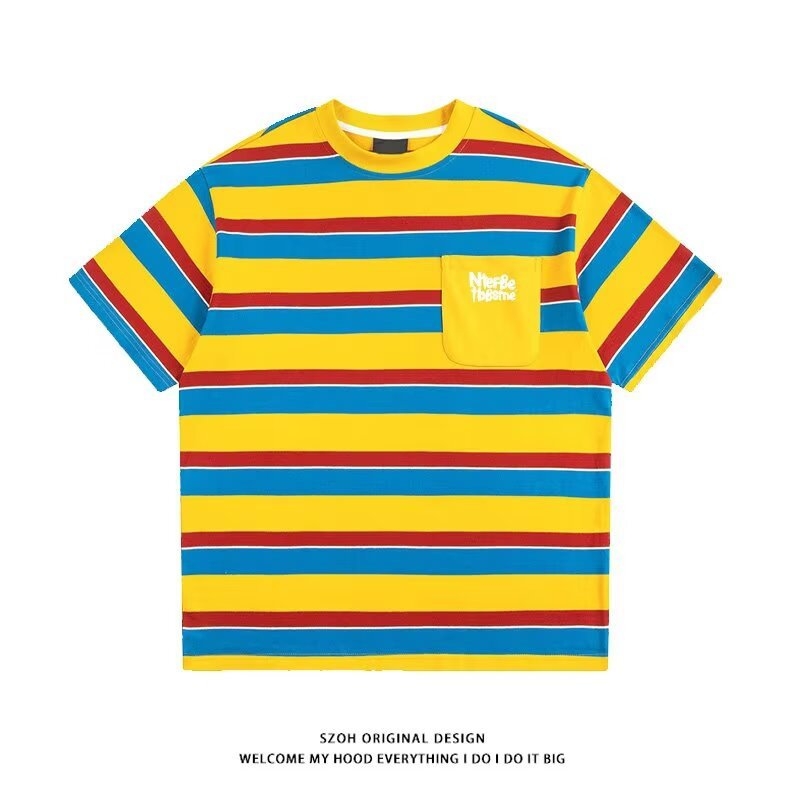 Ανδρικό κοντομάνικο T‑shirt με ρίγες και εκτύπωση γραμμάτων, άνετη γραμμή, σχέδιο με χρωματικά block, 100% βαμβάκι