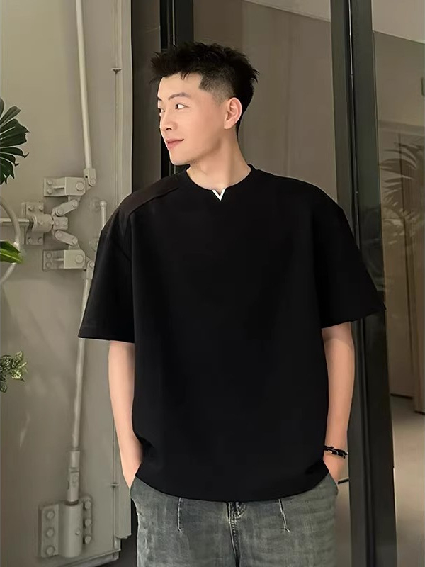 Μαύρο μεταλλικό T-shirt με V-λαιμό για άνδρες, κοντά μανίκια, καλοκαίρι, καθαρή γραμμή, βαρύ ύφασμα