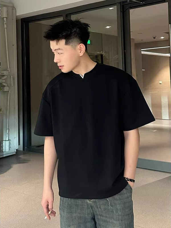 Μαύρο μεταλλικό T-shirt με V-λαιμό για άνδρες, κοντά μανίκια, καλοκαίρι, καθαρή γραμμή, βαρύ ύφασμα