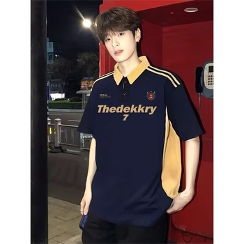 Muško ljetno T-shirt s blokovima boja, kratkim rukavima, opušten kroj, udobna, retro američki stil, poliester
