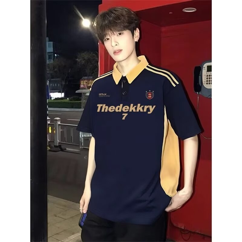 Muško ljetno T-shirt s blokovima boja, kratkim rukavima, opušten kroj, udobna, retro američki stil, poliester