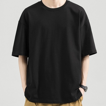 Ανδρικό κοντομάνικο T-shirt από 100% βαμβάκι, μονοχρωμο με στρογγυλό λαιμό, άνετη καθημερινή ένδυση.