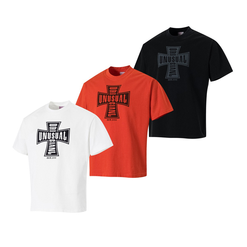 Ανδρικό βαμβακερό κοντομάνικο T‑shirt με εκτύπωση διασταυρωμένων γραμμάτων, streetwear έμπνευση, φαρδιά γραμμή, στρογγυλός λαιμός, καλοκαίρι
