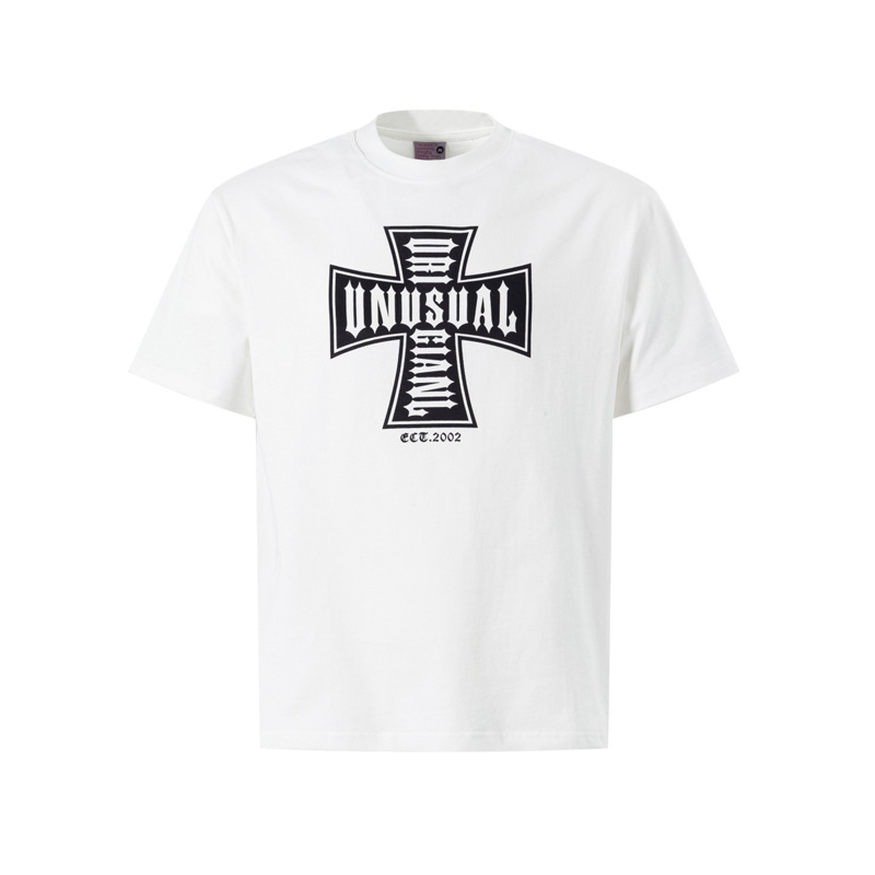 Ανδρικό βαμβακερό κοντομάνικο T‑shirt με εκτύπωση διασταυρωμένων γραμμάτων, streetwear έμπνευση, φαρδιά γραμμή, στρογγυλός λαιμός, καλοκαίρι