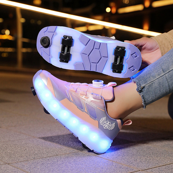 Négykerekű rollercipő fékkel, levehető, újratölthető villogó LED-fényekkel gyerekeknek