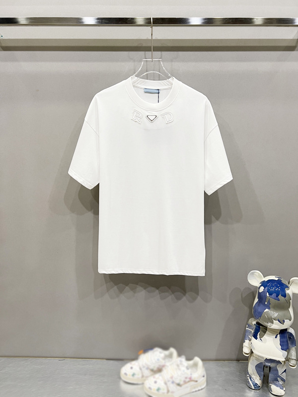 Muški pamučni T-shirt kratkih rukava s izvezenim trokutastim logom, minimalistički, visoko kvalitetan dizajn