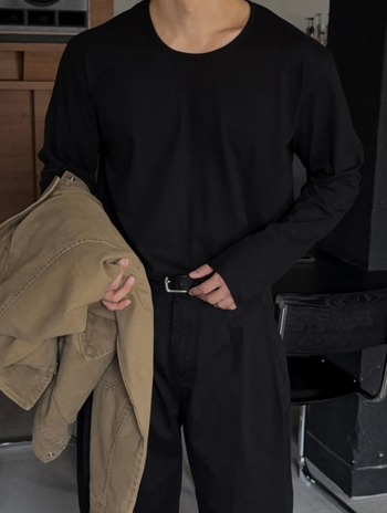 Αντρικό T‑shirt με U‑λαιμό, μακρυμάνικο, φαρδιά γραμμή, 100% βαμβάκι, μονόχρωμο, για άνοιξη-φθινοπωρο, κορεατικό αστικό στυλ με μικρά κουμπιά στον γιακά