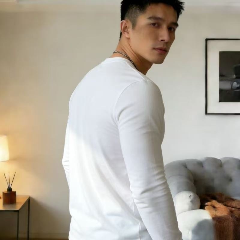 Ανδρική μακρυμάνικη μπλούζα βάσης από απαλό βελούρο, με επένδυση φλίς και πρόσθετο πάχος, μονόχρωμη, με στρογγυλό λαιμό, στενή γραμμή για φθινόπωρο