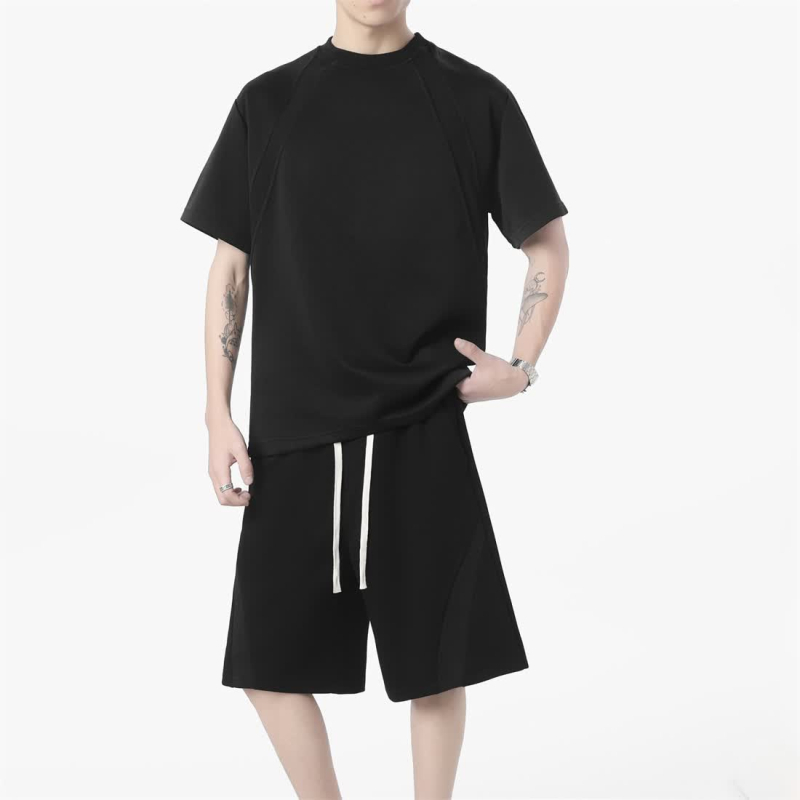 Ανδρικό T-shirt με κοντά μανίκια, σε αμερικανικό στυλ από αναπνεύσιμο βαμβάκι, με πάνελ σχέδιο – Καλοκαίρι 2025