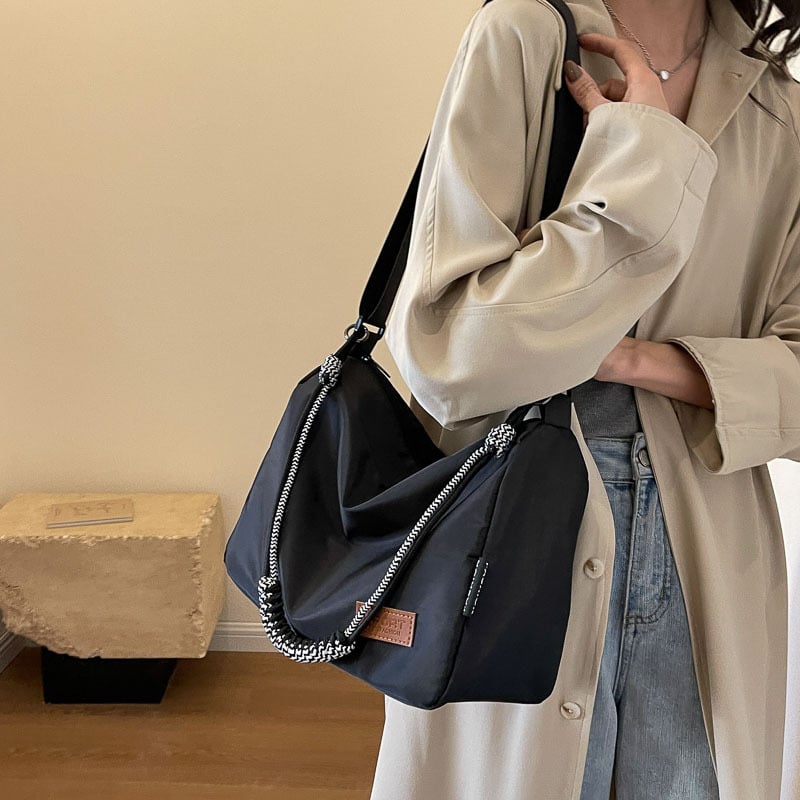 Najlonska ženska torba, velika kapaciteta, oblik jastuka, torba preko ramena ili crossbody, s teksturiranim završnim slojem