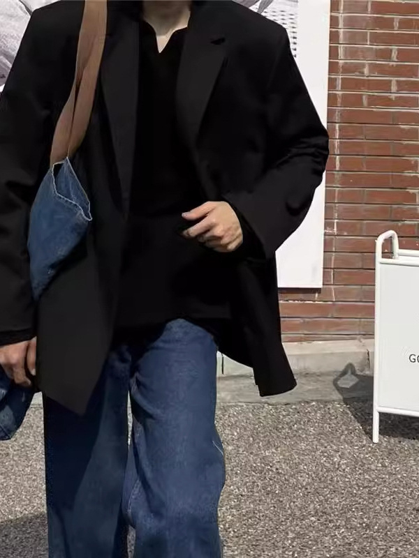 Őszi koreai stílusú minimalist hosszúujjú póló kis V-nyakkal, egyszínű, mindennapi viselet férfiaknak