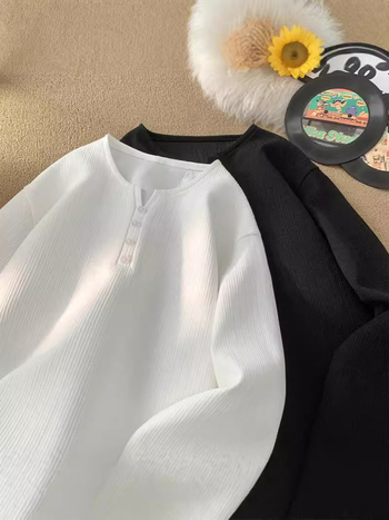 Ανδρικό Henley μακρυμάνικο T-shirt σε αμερικανικό στυλ, λευκό, χαλαρή γραμμή, μεγάλα μεγέθη, φθινοπωρινό βασικό ρούχο