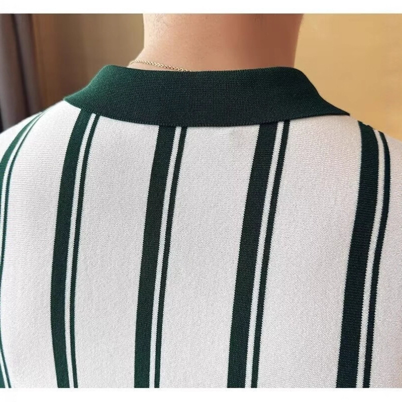 Muška polo majica s polu-zipom, kontrastnim prugama, kratki rukavi, uski kroj, ljetni stil