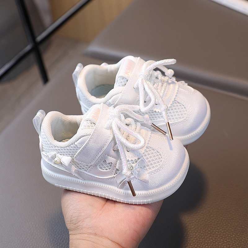 2026 proljeće–jesen nove cipele za bebe za hodanje, mekana potplata, prozračna mreža, udobne tenisice s Velcro trakom