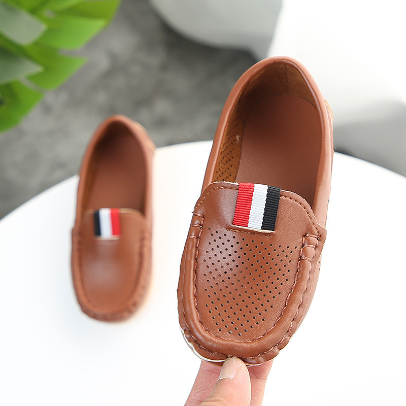 Gyerekeknek készült bőrcipő, puha talpú slip-on, tavasz–ősz 2025