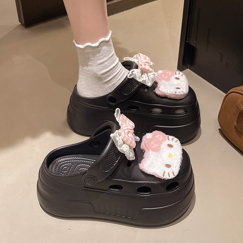 Ženske sandale s debelim potplatom i zatvorenim prstom Hello Kitty, proljeće 2025