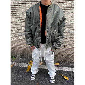 Αμερικανικού στυλ μονόχρωμο bomber jacket για άνδρες, παχιά επένδυση, κοντό και άνετο στην εφαρμογή, ζεστό για φθινόπωρο και χειμώνα