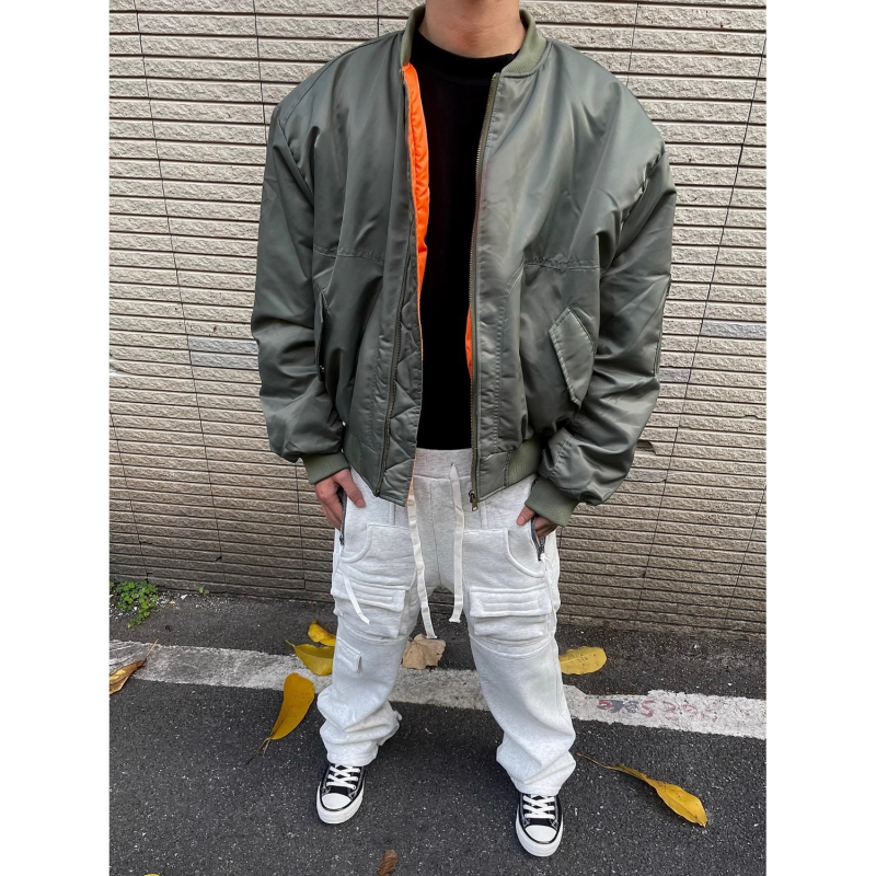 Αμερικανικού στυλ μονόχρωμο bomber jacket για άνδρες, παχιά επένδυση, κοντό και άνετο στην εφαρμογή, ζεστό για φθινόπωρο και χειμώνα