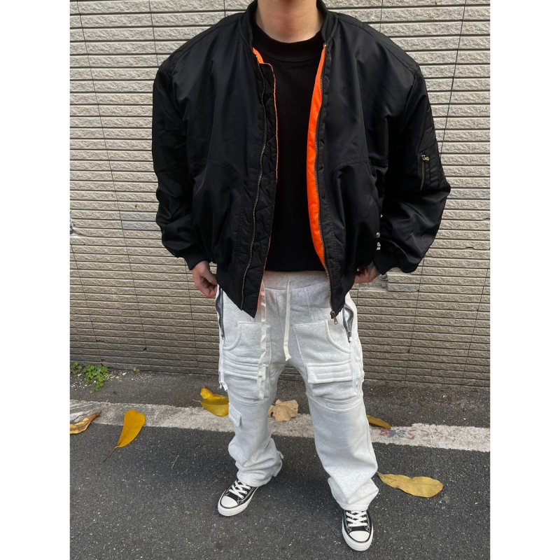Αμερικανικού στυλ μονόχρωμο bomber jacket για άνδρες, παχιά επένδυση, κοντό και άνετο στην εφαρμογή, ζεστό για φθινόπωρο και χειμώνα