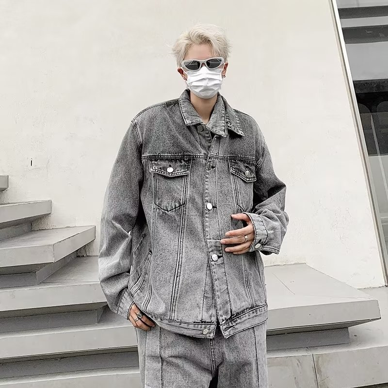 Patchwork részletekkel készült mosott denim dzseki férfiaknak, tavasz–ősz