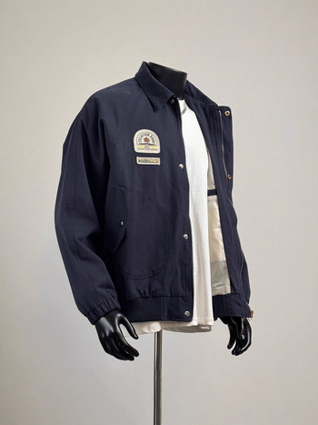 Férfi pilótajacket amerikai retro stílusú jelvénnyel, tavaszi mindennapi viselet