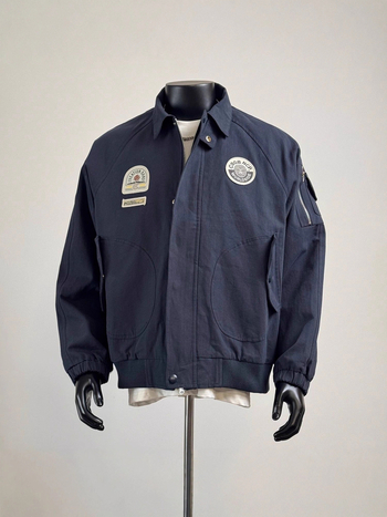 Férfi pilótajacket amerikai retro stílusú jelvénnyel, tavaszi mindennapi viselet