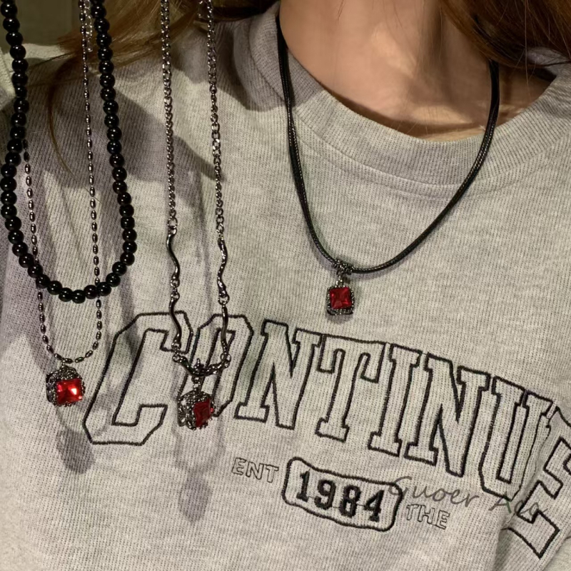 Ogrlica s tamno crnim rubinskim privjeskom, slojevita perlatna lančana ogrlica za pulover, unisex, hip-hop stil
