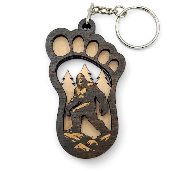 Nova jednostavna drvena ukrasna Bigfoot figura, šumski divjak stil, dvostruko slojevita drvena izrada za vješanje u automobil