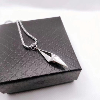 Unisex ogrlica od nehrđajućeg čelika s geometrijskim dijamantnim motivom i trodimenzionalnim privjeskom zvijezde, duljina 51–60 cm