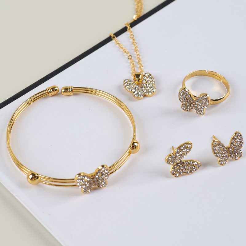 Set nakita s leptir motivom: naušnice, ogrlica, narukvica i prsten; četverodjelni set, ženski stil inspiriran korejskom modom, ljeto 2025