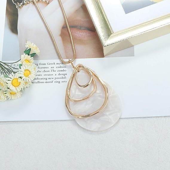 Set nakita od bijelog acetata: naušnice, ogrlica i narukvica, 3-dijelni set za žene