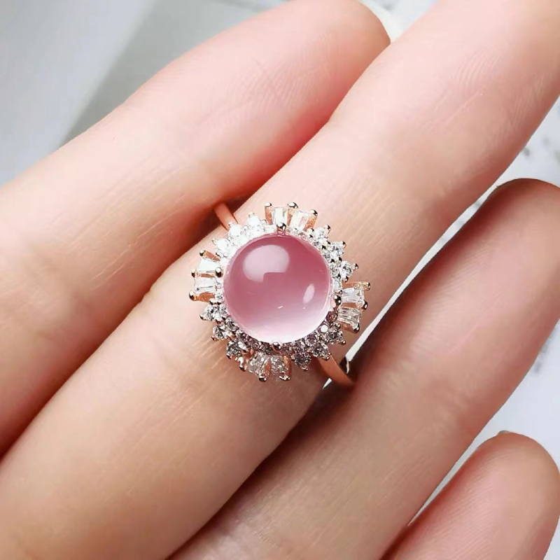 Ogrlica s kružnim Hibiscus kamenom, naušnice s dijamantima i prsten — vila stil inspiriran Instagramom elegantan i svestran