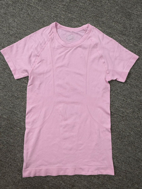 Tricou de yoga din nailon, mâneci scurte, croială strânsă, fără cusături, respirabil, uscare rapidă, pentru antrenament și purtare zilnică