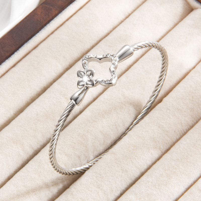 Ženski narukvica od titan čelika sa motivom četiri lista i dijamantima 18K, elegantan dizajn