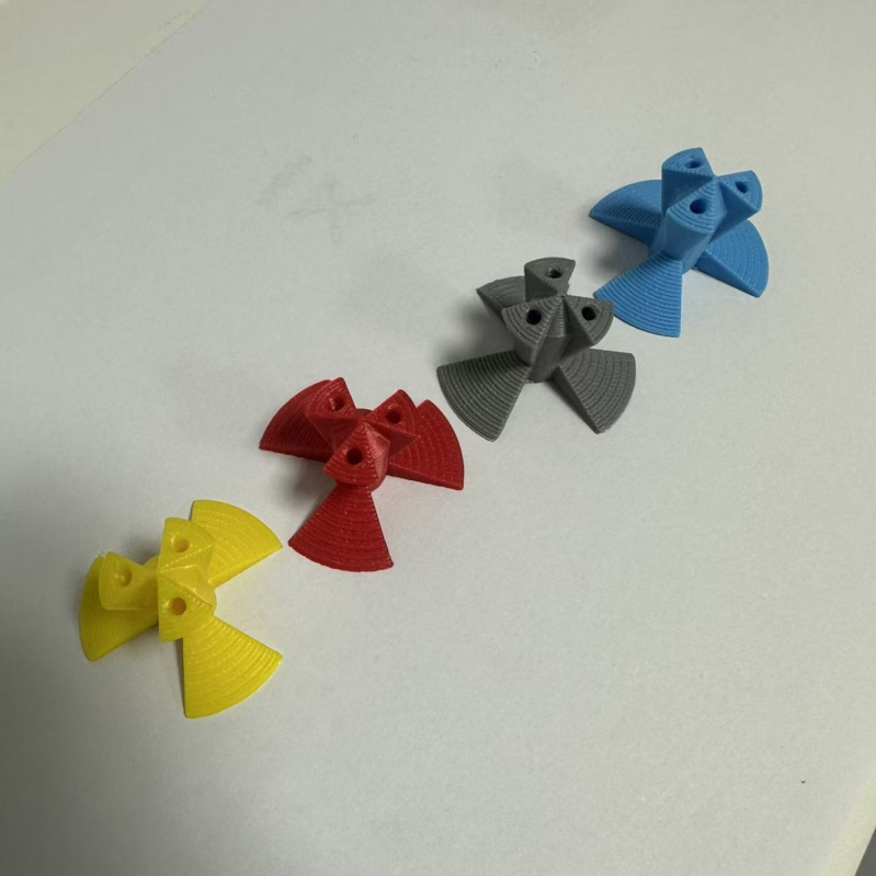 PLA 3D ispisani dodatak za pohranu i izlaganje DARTS