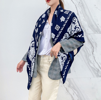 Ženski kvadratni šal 130 cm s Cashew otiskom, twill tkanina