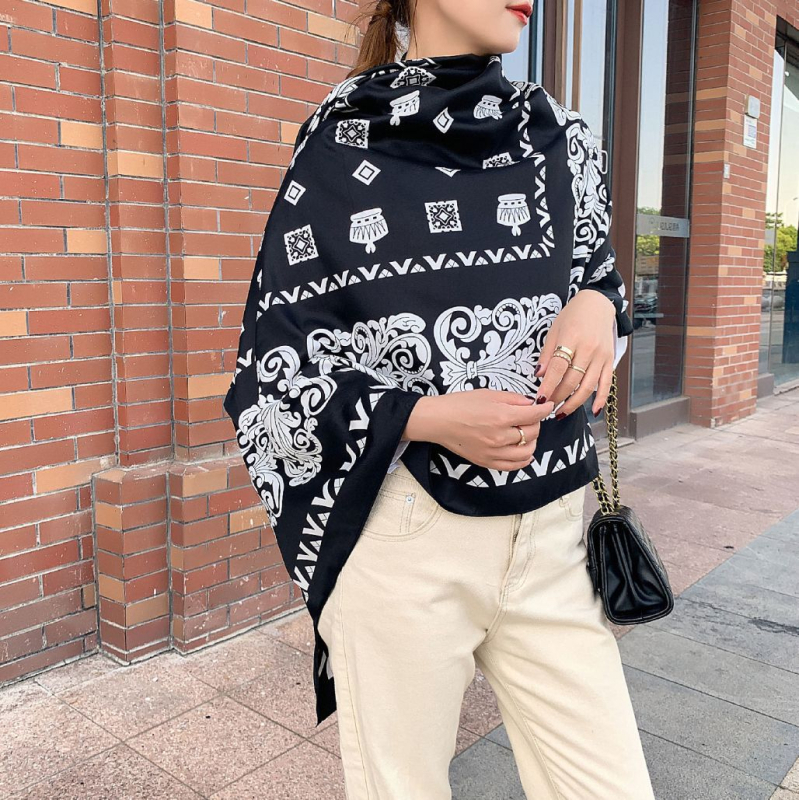 Ženski kvadratni šal 130 cm s Cashew otiskom, twill tkanina