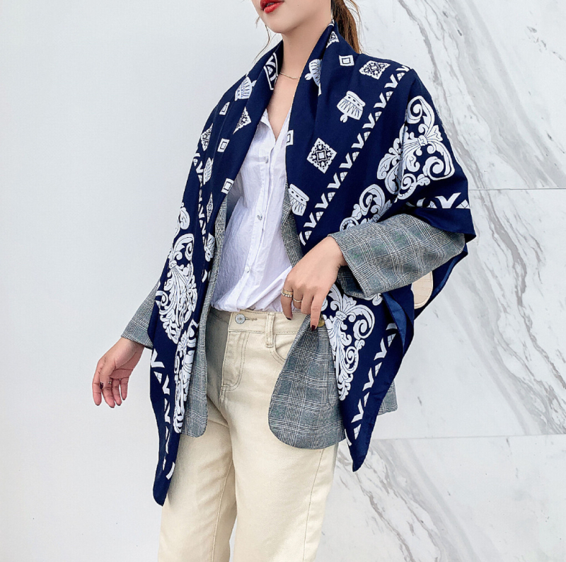 Ženski kvadratni šal 130 cm s Cashew otiskom, twill tkanina
