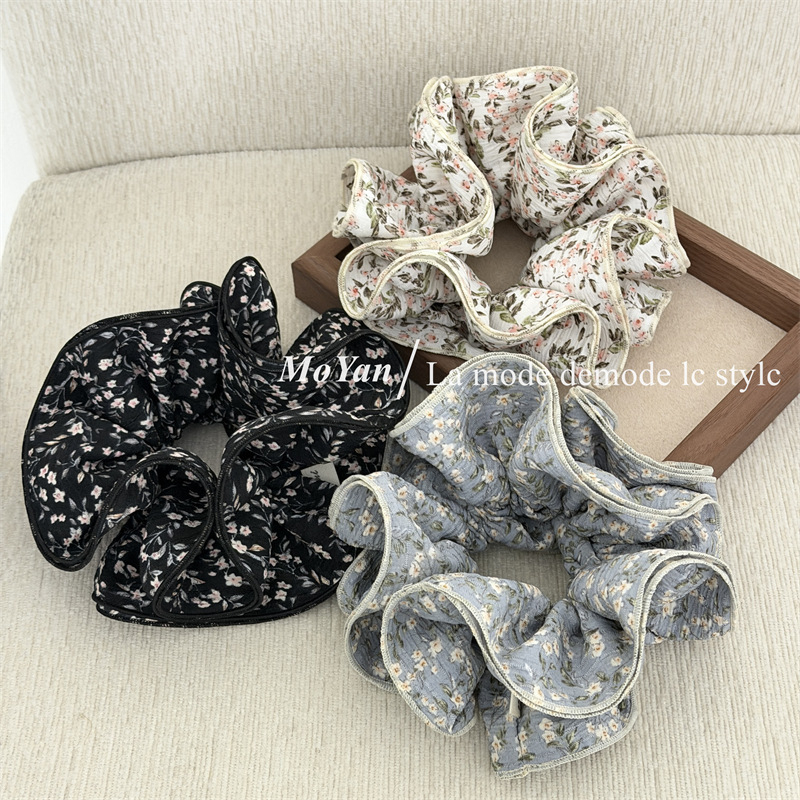 Scrunchie od tkanine sa četiri sloja, šav na rubu, retro cvjetni uzorak za proljeće, za žene, jednostavan i svestran dodatak za kosu